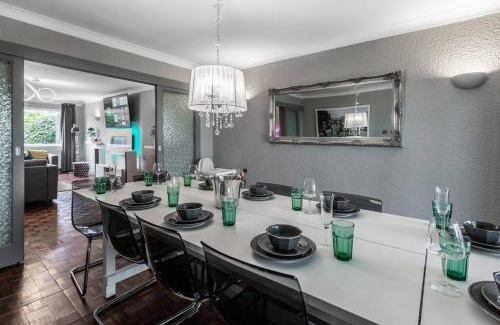 Chester House | City home with parking and garden- pet friendly