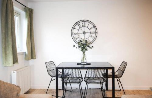 Auchengray Apartment | City Hub by the Castle Free Designated Parking