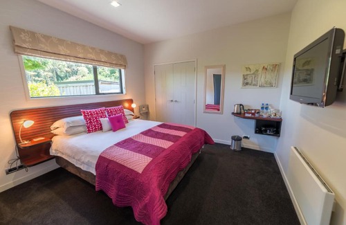 Rotorua Bed & Breakfast | City Lights Boutique Lodge