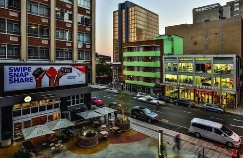 Braamfontein Apartment | City living by Nelson Mandela bridge