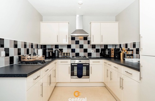 Dundee Apartment | City Quay - River Tay Views - Balcony