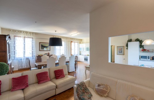 Siena Apartment | City/Village Apartment in Siena with 4 bedrooms sleeps 8