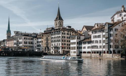 Center Apartment | City-Wohnung next to Zurich HB with roof terrace