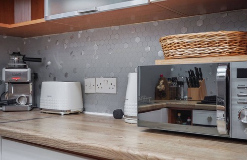 Hendon Apartment | CityStay QC Modern 3-bedroom apartment in charming London