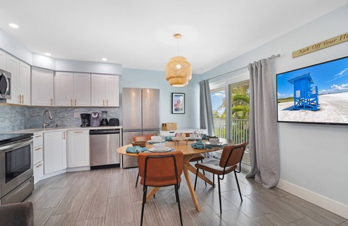 Siesta Key Village House | CJs on Siesta | Pet Friendly, Located in Siesta Key Village, Steps to Siesta Key Beach!