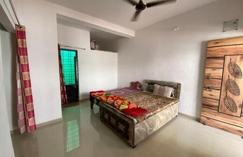 Rajpipla Apartment | Clamber Homestay