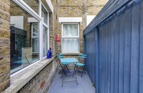 Camberwell Apartment | Claremont Apartment A - London