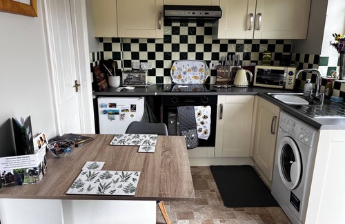 Teffont Evias Cottage | CLARENDON ANNEX, pet friendly, with pool in Teffont