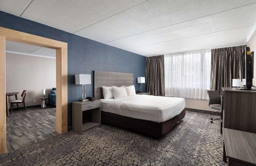 Joliet Hotel | Clarion Hotel & Convention Center Joliet