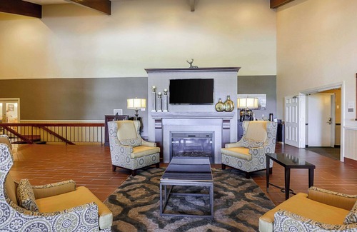 Halltown Hotel | Clarion Inn Harpers Ferry - Charles Town