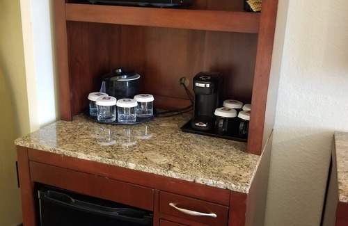 Clearwater Hotel | Clarion Inn & Suites Central Clearwater Beach