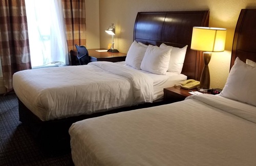 Clearwater Hotel | Clarion Inn & Suites Central Clearwater Beach