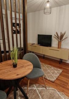 Hunedoara Apartment | Class Studio Central HD