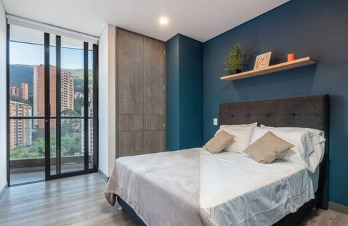 El Poblado Apartment | Class Suites 1504 · 2BR Stylish Apt 1AC, 5mins Provenza by HOUSY HOST