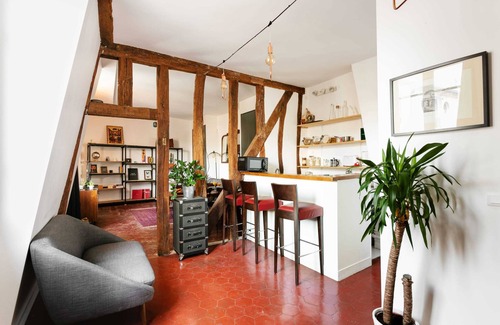 Strasbourg -Saint-Denis Apartment | Classic 1BR in the Heart of the Montorgueil Area
