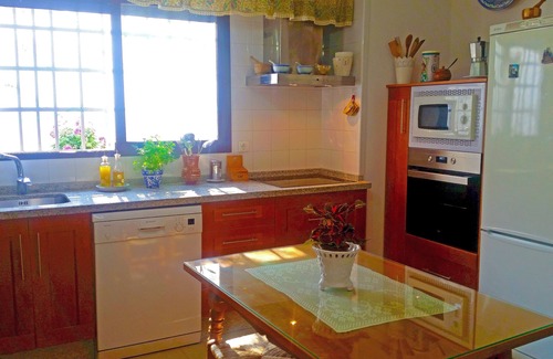 Orgiva Villa | CLASSIC ANDALUSIAN VILLA, SURROUNDED BY ORANGE TREES, FOUNTAINS. PRIVATE POOL.