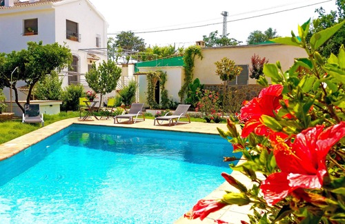 Orgiva Villa | CLASSIC ANDALUSIAN VILLA, SURROUNDED BY ORANGE TREES, FOUNTAINS. PRIVATE POOL.