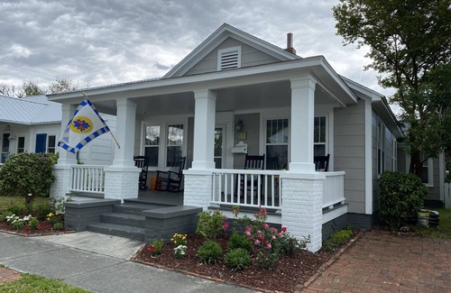 Morehead City House | Classic bungalow with water views, dog friendly & 3 block walk downtown