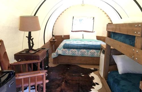 Alton House | Classic Conestoga Wagon Ideal for a Glamping Getaway near Bryce Canyon, Utah