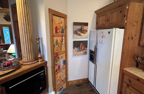 Shaver Lake Cabin | Classic Cozy Shaver Lake Cabin