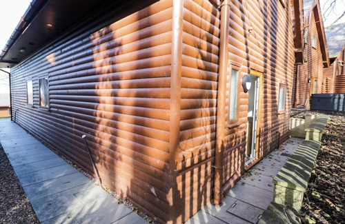 Dyserth Cottage | CLASSIC LODGE 38, family friendly, with pool in Dyserth