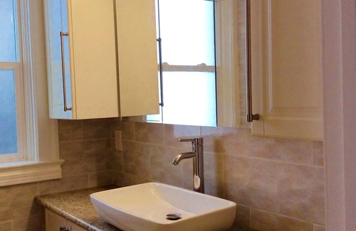 Chinatown Apartment | Classic Nob Hill 1920's Boutique Apt. With Charming Updates