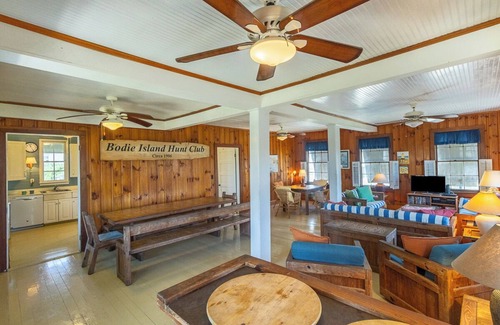 South Nags Head House | Classic oceanfront cottage with incredible crow's nest views!