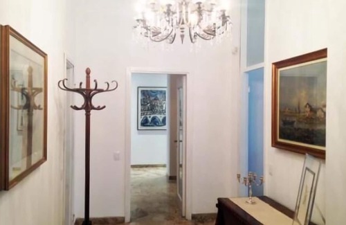 Porta Romana Apartment | Classic & Spacious 4 BR on Porta Romana