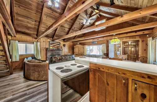 Black Bart House | Classic Tahoe Cabin-come play in the mountains, explore our trails and lakes
