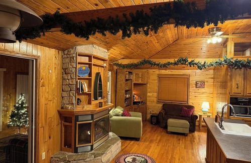 Hillman Cabin | Classically Charming, Quiet Lakeside Cabin less than 2 hours from the Cities