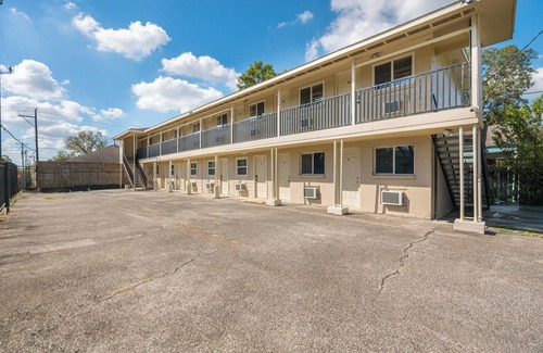 Greater Third Ward Apartment | Classy 1BR APT | Downtown Houston