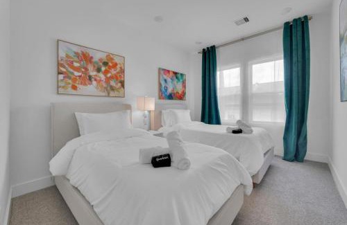 OST - South Union House | Classy 4BD 3.5BA with Soak Tub Backyard and Game Room