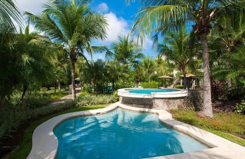 Coco Condo | Classy artsy ocean-view unit near pool at Pacifico in Coco sleeps 6