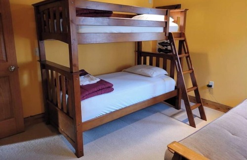 Boscobel Cabin | Classy cabin, private, close to town.