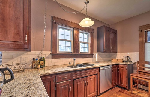 North Lima House | Classy Colonial House w/ Furnished Sunroom!