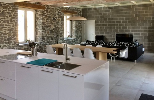 Hamois House | Classy Holiday Home in Achet with Garden