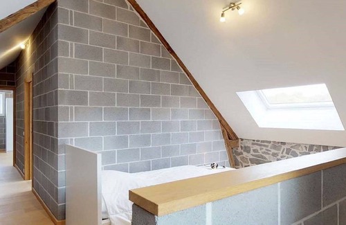 Hamois House | Classy Holiday Home in Achet with Garden