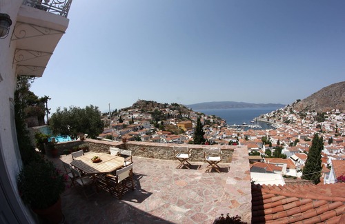 idhra Villa | Classy Villa with Wonderful View and swimming pool