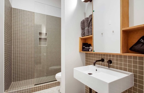 South 7th Ward Bed & Breakfast | Claudia Hotel - Unit 3 Sense of Calm and Relaxation, Walking Distance