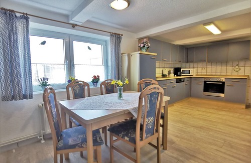 Janneby Apartment | Clausen: large apartment with 4 bedrooms and lounge - vacation apartment