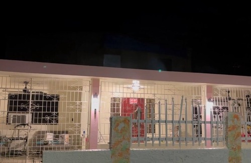 Toa Baja House | Claveles De Amor-Charming 3-bedroom house in wonderful Toa Baja with WiFi, AC,