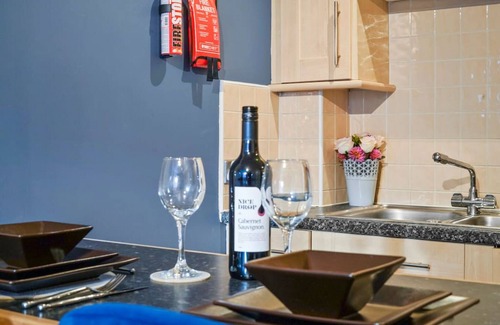 Warwick Apartment | Claverdon House · Modern Warwick Apartment sleeps 3 - Inspire Homes