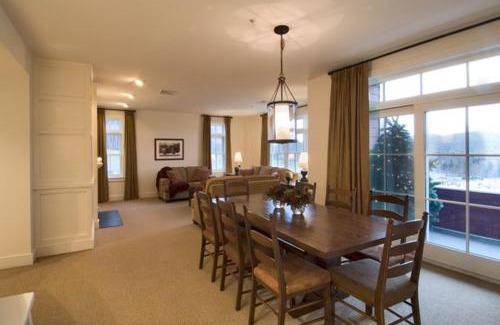 Warren Hotel | Clay Brook Hotel at Sugarbush