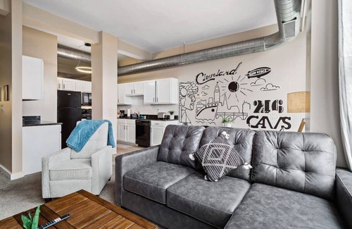 Downtown Cleveland Apartment | CLE 2BDR with Comfort & Conveniences Inside & Out