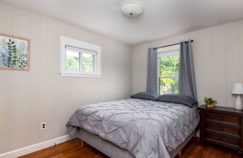 South Portland House | CLEAN 3 BD | 2 MILES TO CITY CENTER & PORTLAND