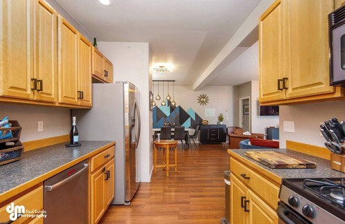 Alyeska Apartment | Clean and Comfortable 2 Bdrm Condo in Downtown