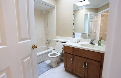 Surrey Newton House | Clean and Comfy 3BR House in Prestigious Sunshine Hills