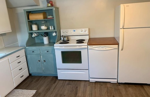 Logan Apartment | Clean and cozy cottage apartment in the heart of Logan