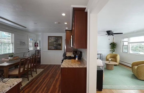 New Britain House | Clean, Bright & Private WHOLE HOUSE 4 YOU. 7 Beds