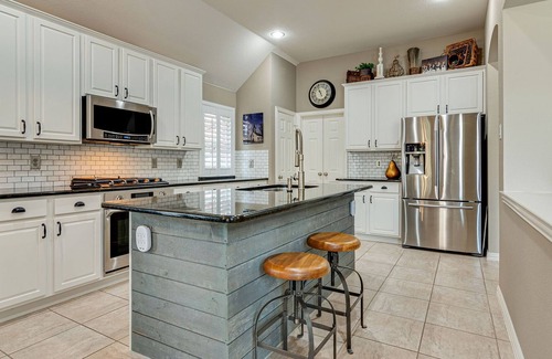 Flower Mound House | Clean, Cozy, and Comfortable in Flower Mound. Very close to lake, parks, trails